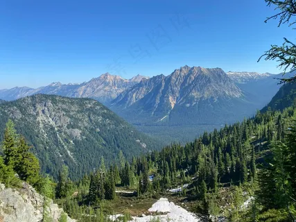 高山雪域绿色山谷 高山雪域绿色山谷