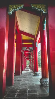 复古红色长廊走廊