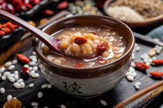 八宝粥腊八粥中国传统美食腊八节摄影图