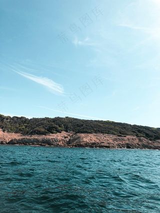 蓝色海岸的宁静时刻