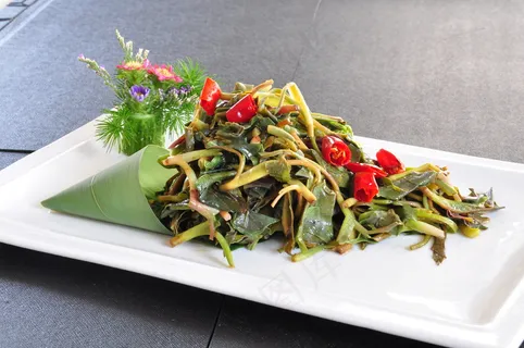 炝拌鱼腥草 28元每例 炝拌鱼腥草 28元每例