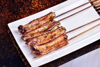 特色烤羊排烧烤美食