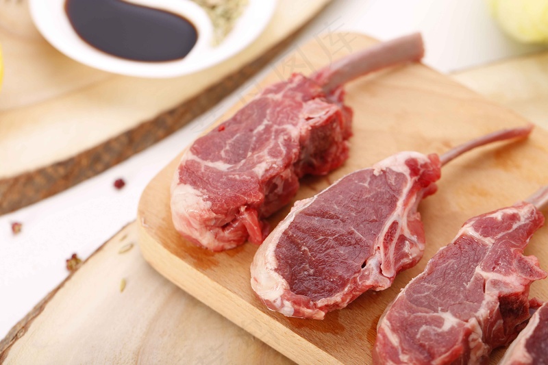 新鲜羊排食材