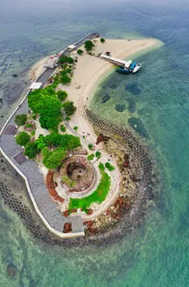 热带天堂岛屿的鸟瞰视图 热带天堂岛屿的鸟瞰视图