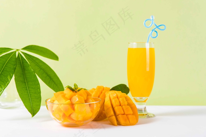 鲜榨芒果汁饮品