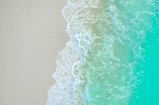 碧蓝的海白色的沙滩