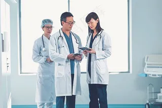 医务人员工作学术研究摄影图