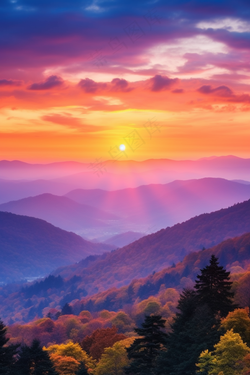 夕阳落日山顶俯瞰群山山川连绵晚霞余晖摄影图(2688x4032)