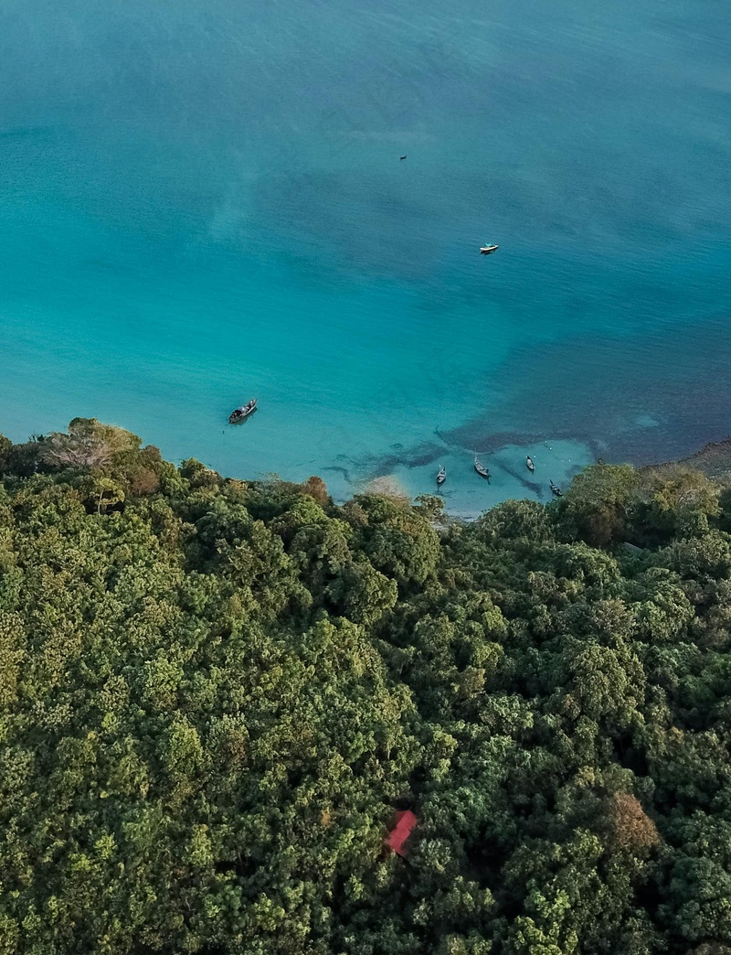碧海绿洲间的宁静