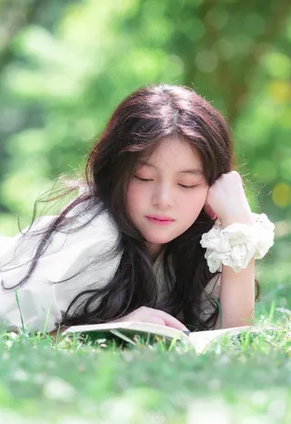 户外白色连衣裙时尚小姐姐3