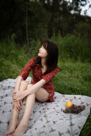 女孩的郊游
