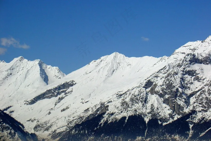 雪域里的雄峰