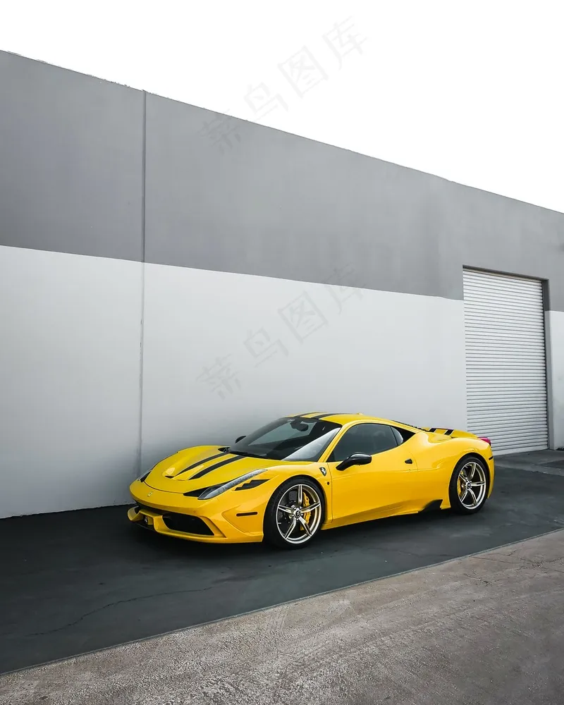 黄色的跑车