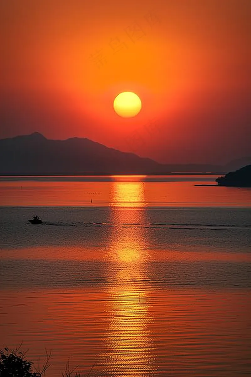 海上清晨日出朝霞云层摄影图(2688x4032)