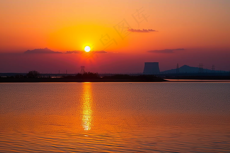 海上清晨日出朝霞云层摄影图(4032x2688)