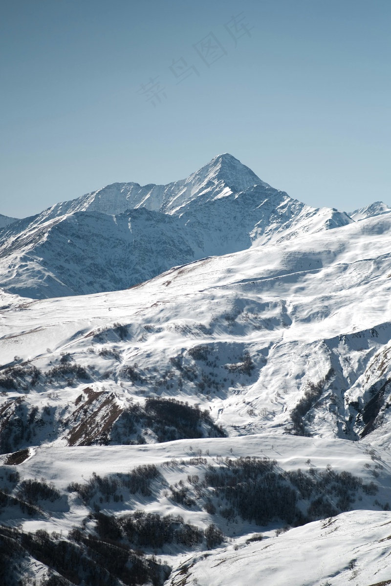 雪域里的雄峰