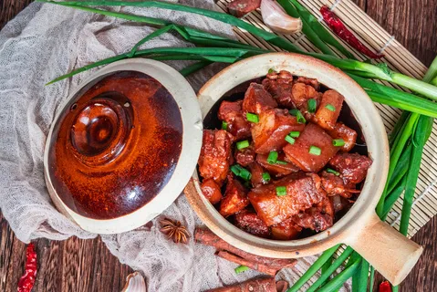 砂锅红烧肉美食