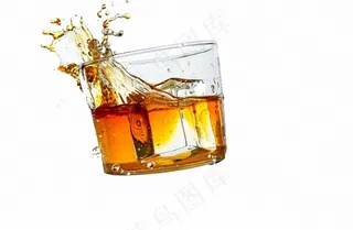 啤酒杯飞溅的水免抠