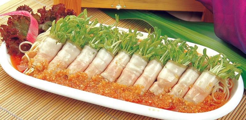 红油蒜泥白肉卷