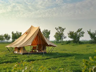 户外露营山顶帐篷云海摄影图