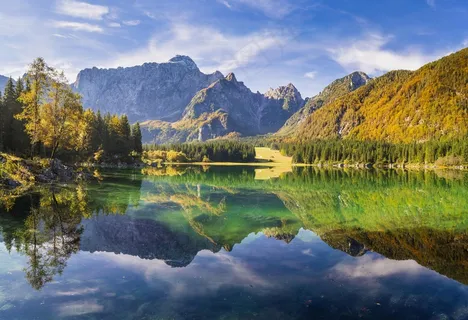 湖泊山峰图片 湖泊山峰图片