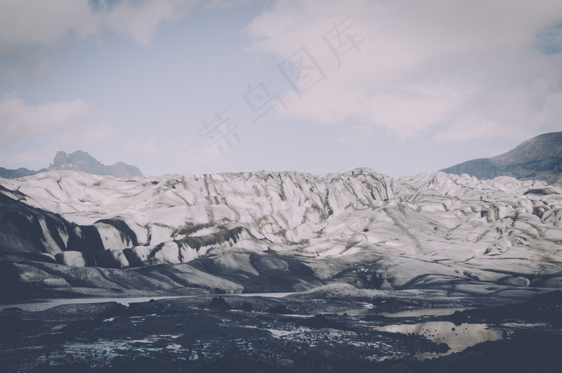 山脉森林图片
