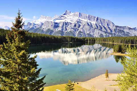 兔湖泊山峰图片 兔湖泊山峰图片