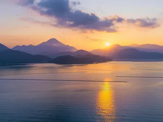 清晨日出朝霞云层摄影图