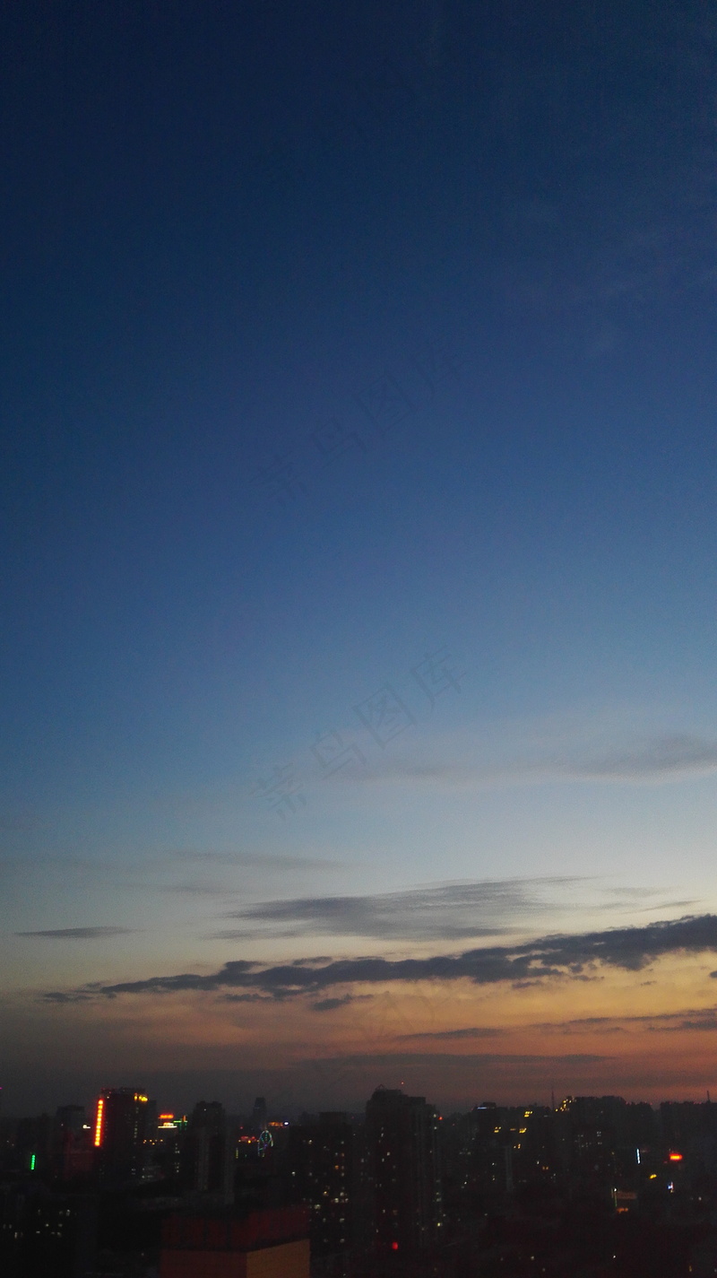 夕阳夜景晚霞竖版风景屏保