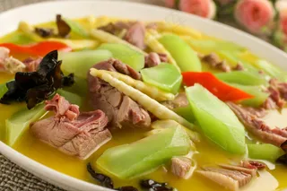 竹笋莴苣炒肉美食