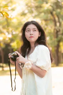 户外白色连衣裙时尚小姐姐1