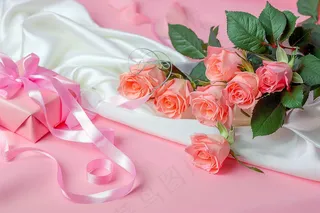 粉色鲜花礼物礼盒妇女节女神节摄影图