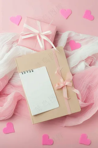 粉色礼物便签贺卡浪漫爱心妇女节摄影图