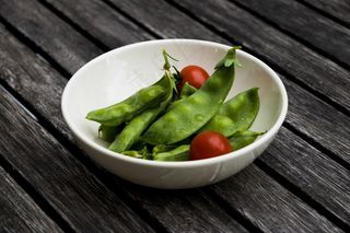 新鲜的蔬菜豌豆番茄