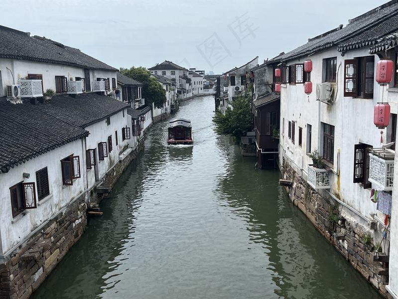 江舟过绿南