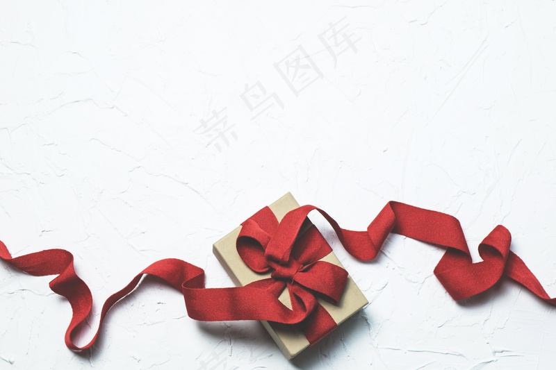 红色礼物盒