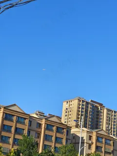 蓝天建筑风景图