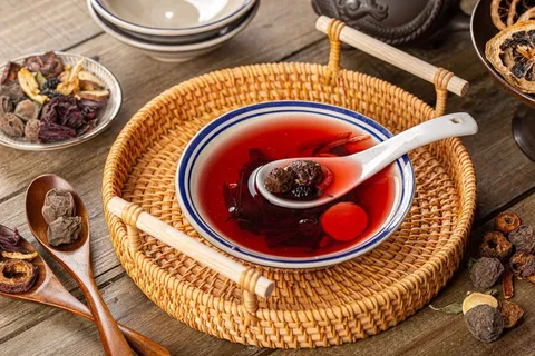 解暑酸梅汤饮品