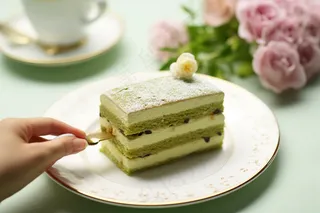 抹茶蛋糕下午茶甜点摄影图
