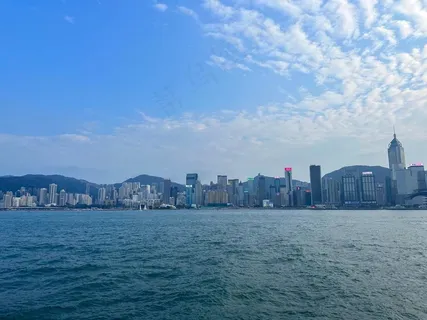 蓝色愿景大海远方的城市图片