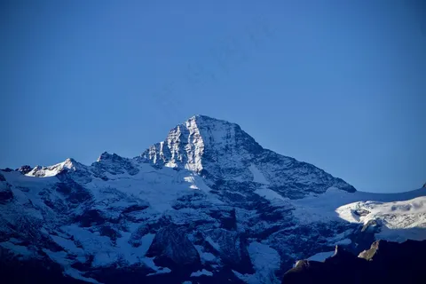 冰雪覆盖的山峰 冰雪覆盖的山峰