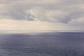 湖泊山峰图片