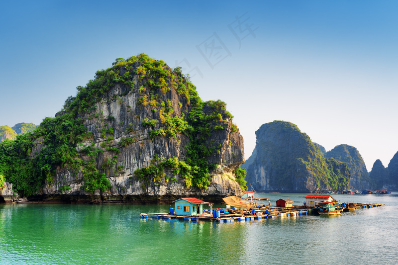 湖泊山峰图片