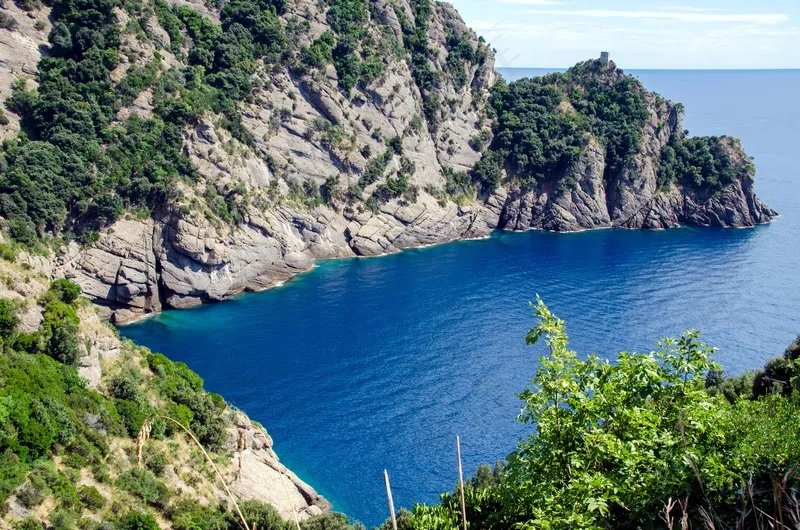 湖泊山峰图片