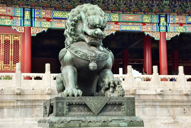 复古石狮建筑
