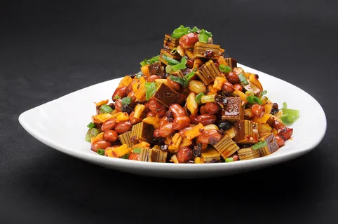 萝卜干拌花仁 16 萝卜干拌花仁 16