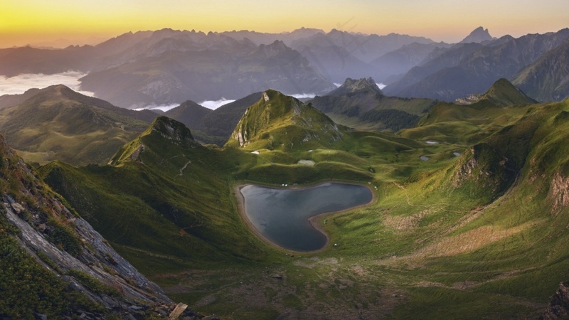山峰 河流 黄昏 群山