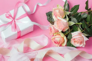 粉色鲜花礼物礼盒妇女节女神节摄影图
