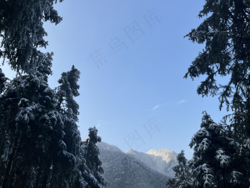 冬天雪景日出