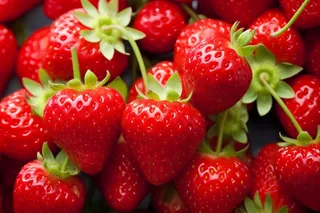 新鲜草莓水果摄影图